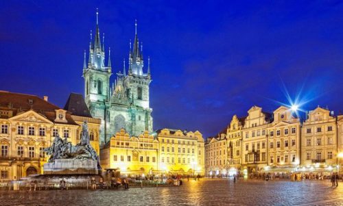 the beauty of Prague in night