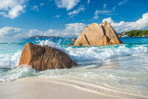 come closer to Anse Lazio