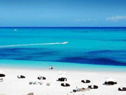 white sands at grace bay