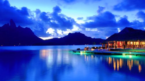 Bora Bora blue water