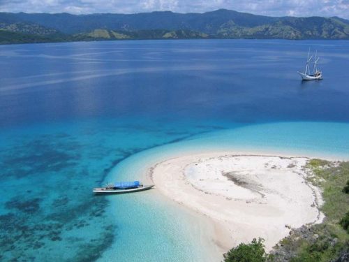 lombok island with white sands