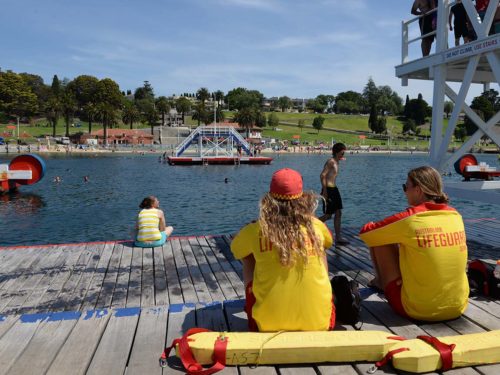 swimming-and fishing-at-bells-beach