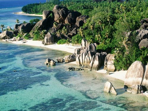 anse-source-dargent-skyline