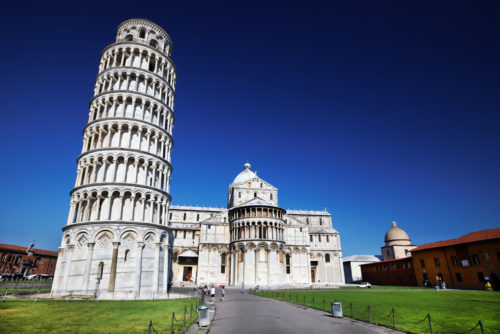 Come closer to leaning tower of pisa